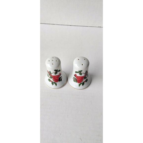 Vtg Christmas Cardinals By Lefton Salt & Pepper Shakers Holly Berries Japan - Picture 3 of 5